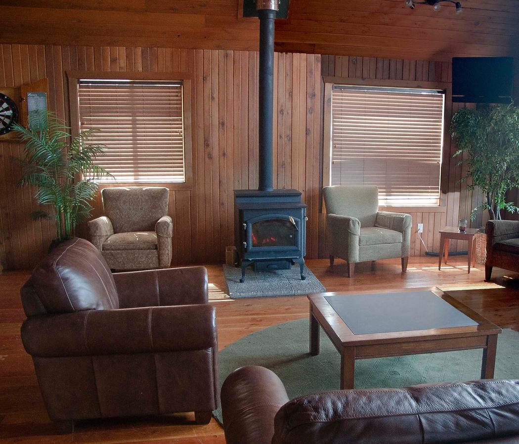 Walters Cove Resort Kyuquot Esterno foto